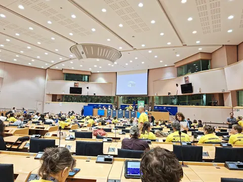 Una veduta della sala durante l’appuntamento al Parlamento.